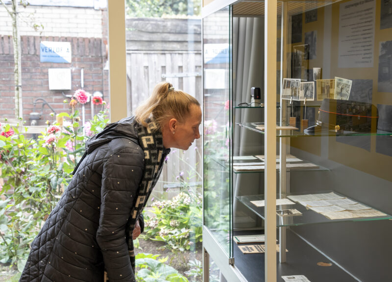 Zaaloverzicht tentoonstelling De Wagenwerkplaats aan het spoor, 2025. Foto: Clemens Rikken